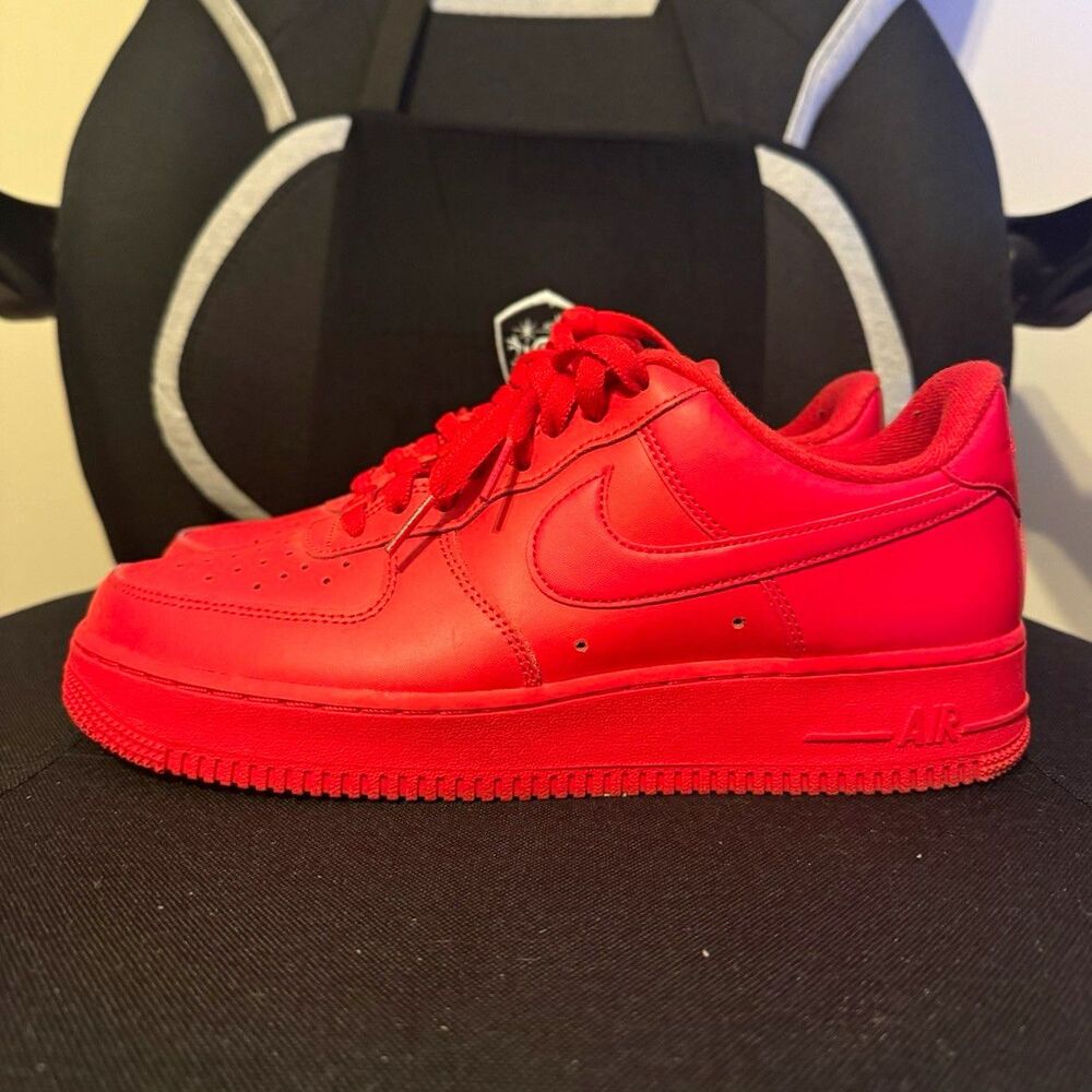 Nike Air Force 1 Low Triple Red Sz 9.5